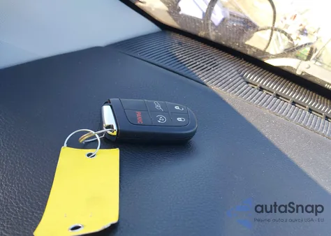 2022 Jeep Compass Latitude 4X4 from USA, damaged, VIN 3C4NJDBBXNT121962